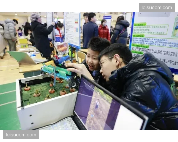 垃圾桶传感器实时提醒清理频次，赛场环卫调度实现按需执行